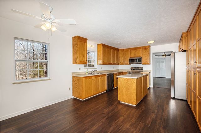 525 County Road 645, Green Forest, AR 72638