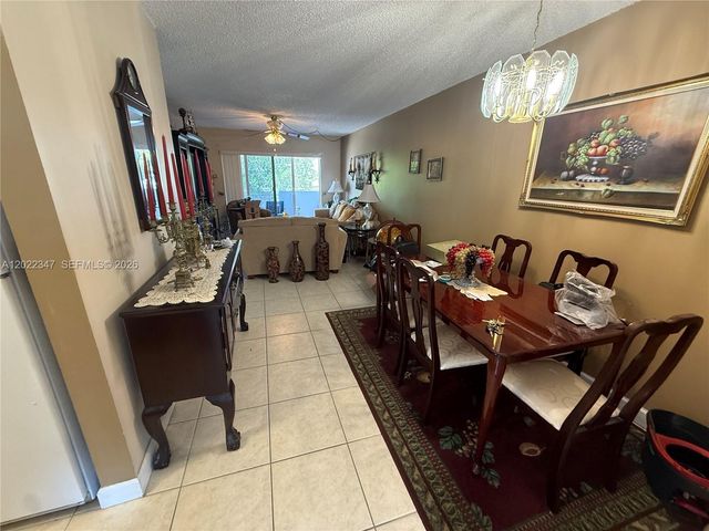 1725 W 60th St F322, Hialeah, FL 33012