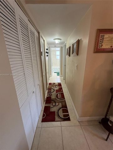 1725 W 60th St F322, Hialeah, FL 33012