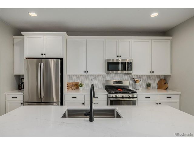 521 Bear Peak Ct, Erie, CO 80516