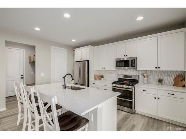 521 Bear Peak Ct, Erie, CO 80516