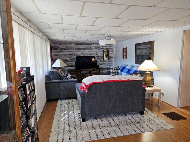 18675 US HIGHWAY 19 N 454, Clearwater, FL 33764