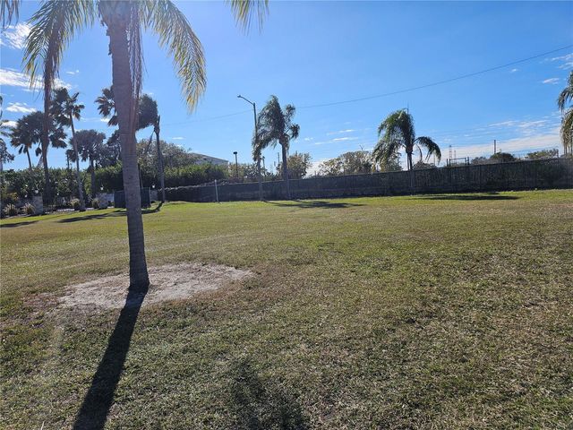 18675 US HIGHWAY 19 N 454, Clearwater, FL 33764