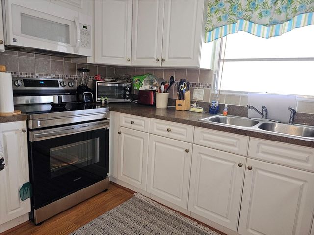 18675 US HIGHWAY 19 N 454, Clearwater, FL 33764