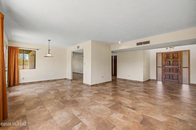 4943 E Calle Capistrano, Tucson, AZ 85718