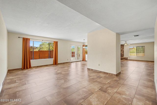 4943 E Calle Capistrano, Tucson, AZ 85718