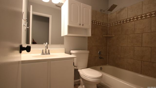 2107 Mossy Creek Dr, San Antonio, TX 78245