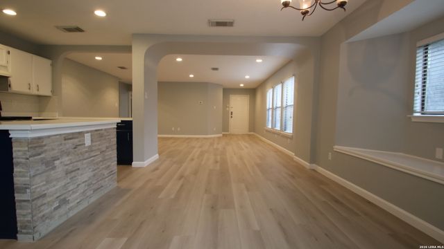 2107 Mossy Creek Dr, San Antonio, TX 78245