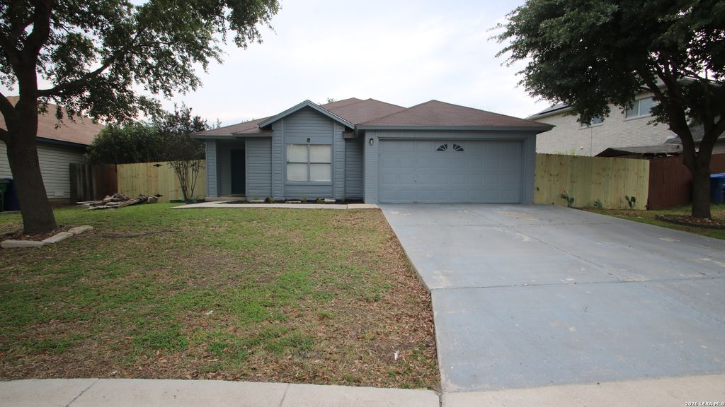 2107 Mossy Creek Dr, San Antonio, TX 78245