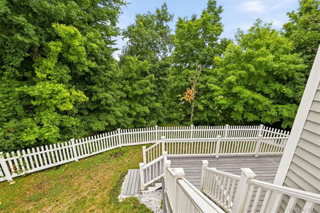 39 Raker Road, Poughkeepsie, NY 12603