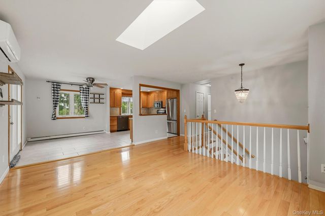 39 Raker Road, Poughkeepsie, NY 12603