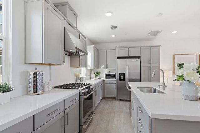 910 E Duane Avenue 5, Sunnyvale, CA 94085