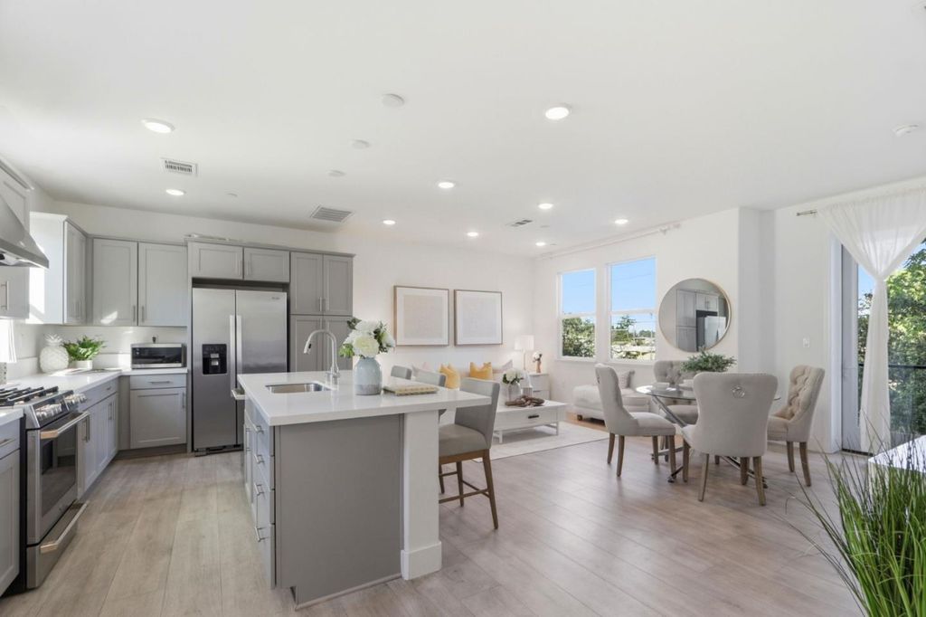 910 E Duane Avenue 5, Sunnyvale, CA 94085