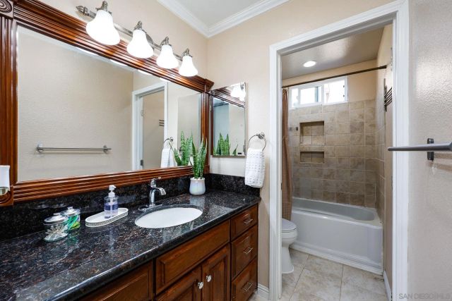 8301 Blossom Hill Dr, Lemon Grove, CA 91945