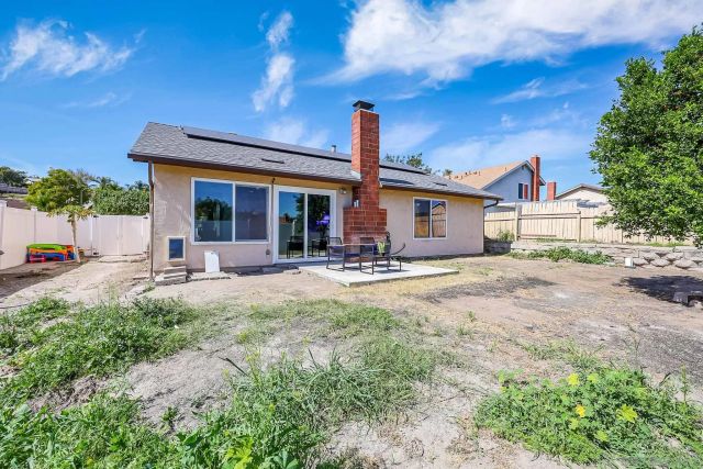 8301 Blossom Hill Dr, Lemon Grove, CA 91945