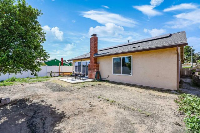 8301 Blossom Hill Dr, Lemon Grove, CA 91945