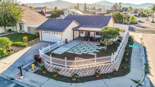 8301 Blossom Hill Dr, Lemon Grove, CA 91945