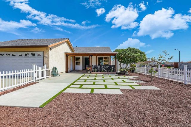 8301 Blossom Hill Dr, Lemon Grove, CA 91945