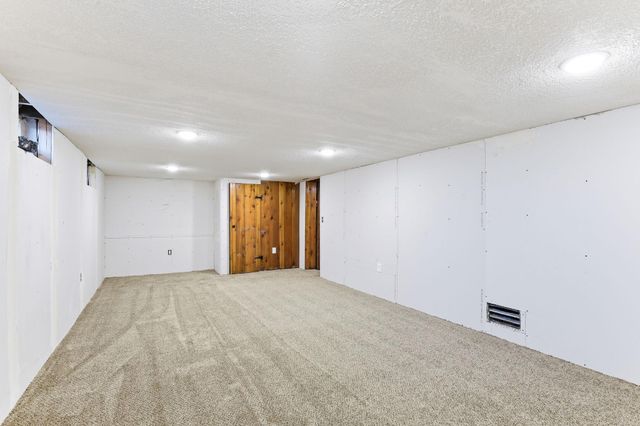 23920 Nicolai Avenue, Hastings, MN 55033