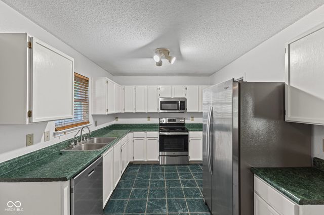 1254 Kenwood Drive, Greenwood, IN 46143