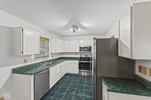 1254 Kenwood Drive, Greenwood, IN 46143