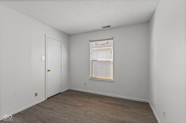 1254 Kenwood Drive, Greenwood, IN 46143