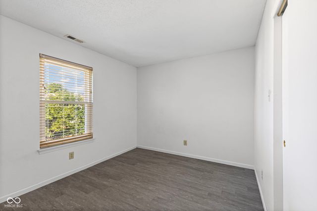 1254 Kenwood Drive, Greenwood, IN 46143