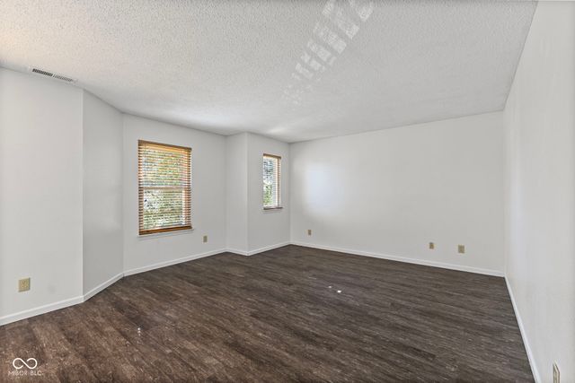 1254 Kenwood Drive, Greenwood, IN 46143
