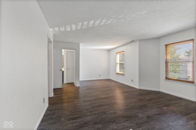 1254 Kenwood Drive, Greenwood, IN 46143