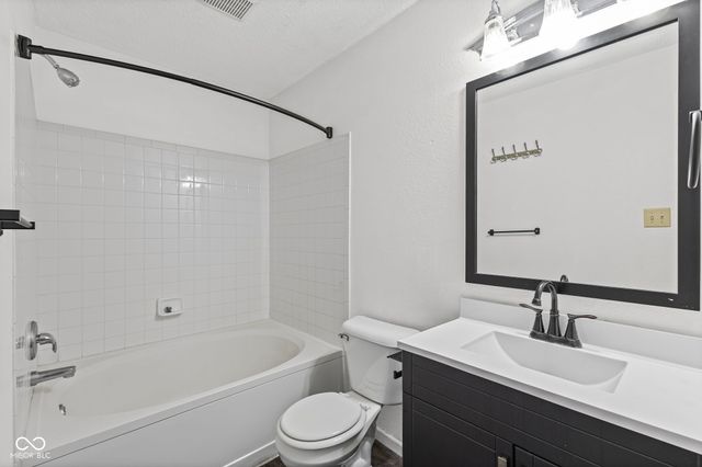 1254 Kenwood Drive, Greenwood, IN 46143