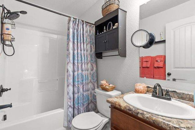 3808 SADDLE RIDGE TR, Cheyenne, WY 82001