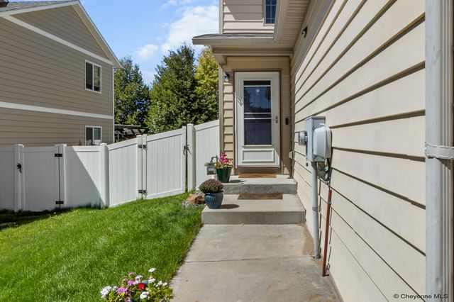 3808 SADDLE RIDGE TR, Cheyenne, WY 82001