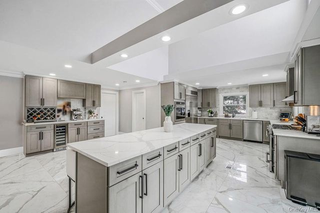 68 Fort Salonga Road, Northport, NY 11768