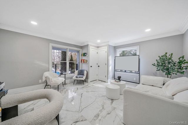 68 Fort Salonga Road, Northport, NY 11768