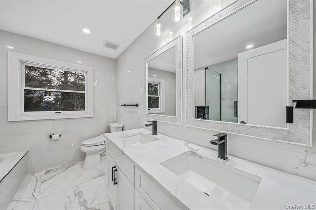 68 Fort Salonga Road, Northport, NY 11768