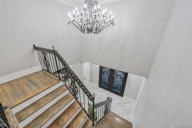 68 Fort Salonga Road, Northport, NY 11768