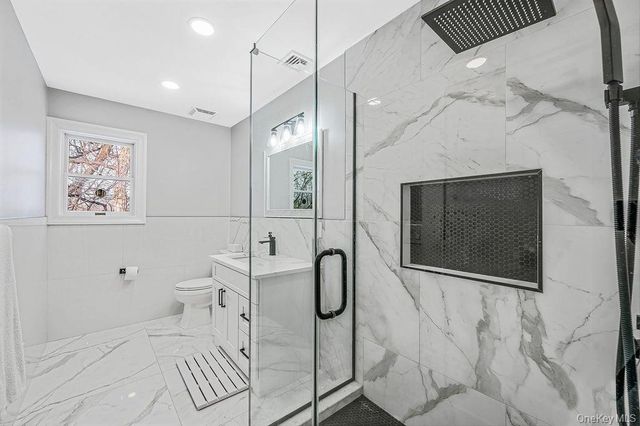 68 Fort Salonga Road, Northport, NY 11768