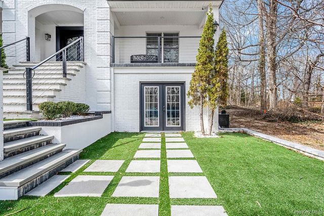 68 Fort Salonga Road, Northport, NY 11768