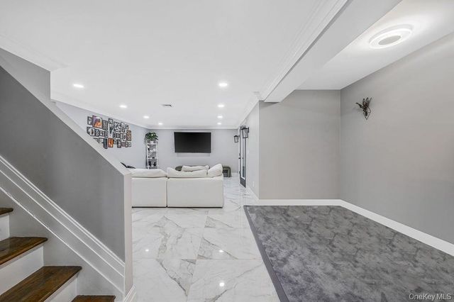 68 Fort Salonga Road, Northport, NY 11768