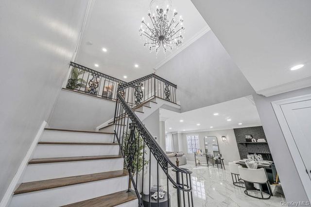 68 Fort Salonga Road, Northport, NY 11768