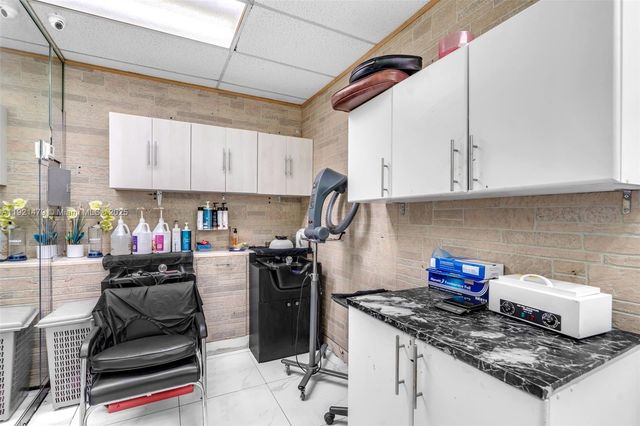 6761 W Flagler St, Miami, FL 33144