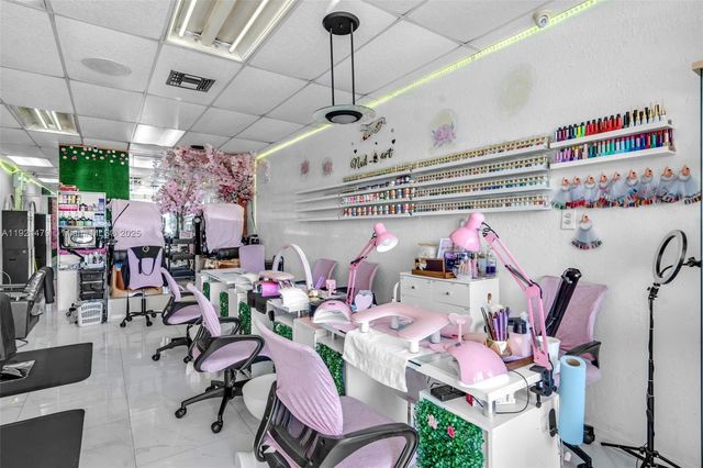 6761 W Flagler St, Miami, FL 33144