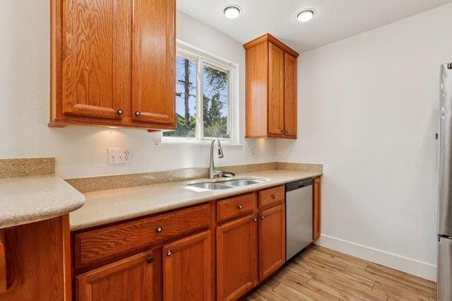 6072 Georgia Dr, North Highlands, CA 95660