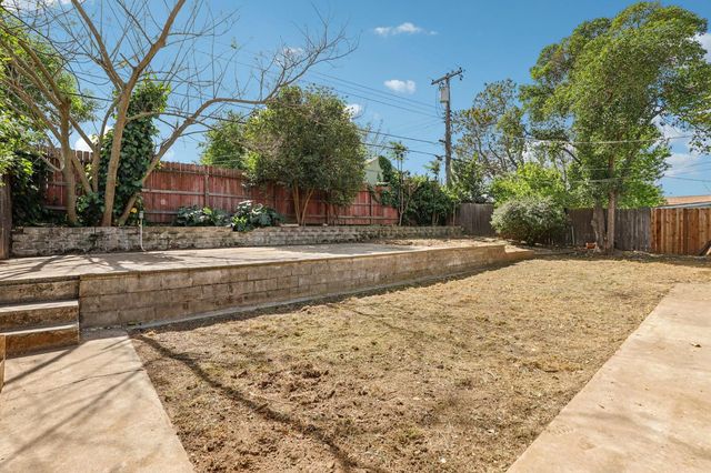 6072 Georgia Dr, North Highlands, CA 95660