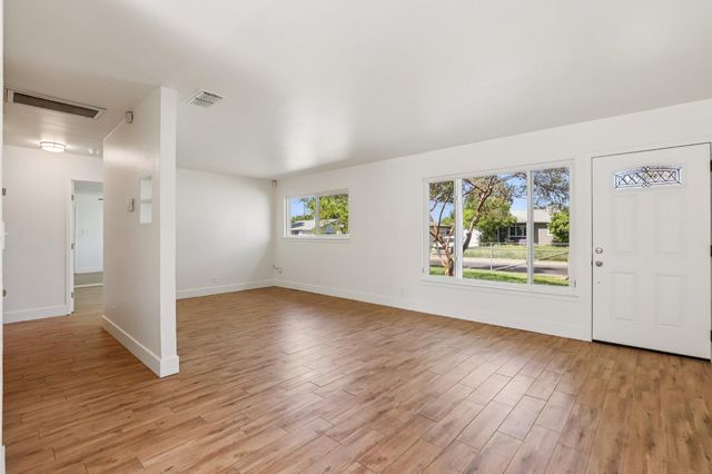 6072 Georgia Dr, North Highlands, CA 95660