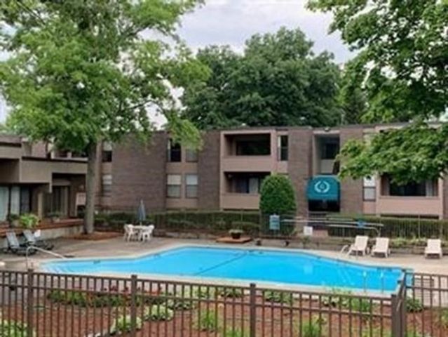 32 Shrewsbury Green Dr J, Shrewsbury, MA 01545