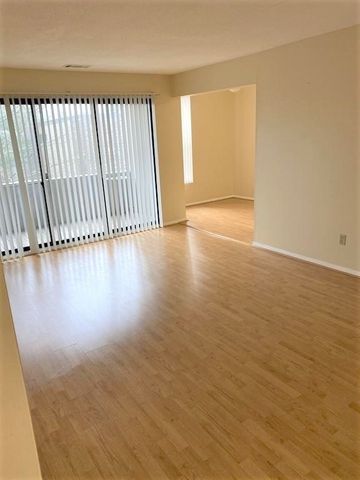 32 Shrewsbury Green Dr J, Shrewsbury, MA 01545