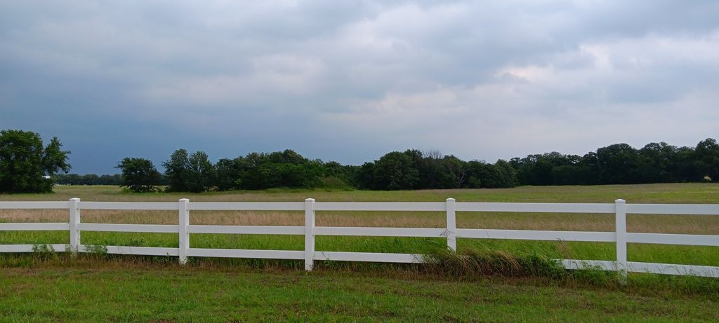 000 County Rd 1258, Whitesboro, TX 76273
