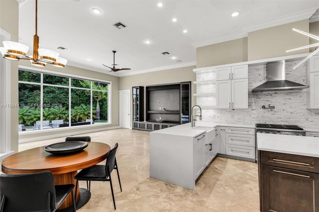 10291 Sweet Bay Street, Plantation, FL 33324