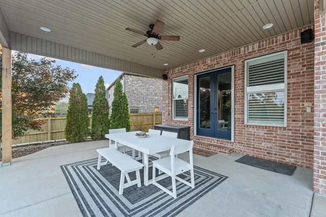 504 NE Green Creek Road, Bentonville, AR 72712